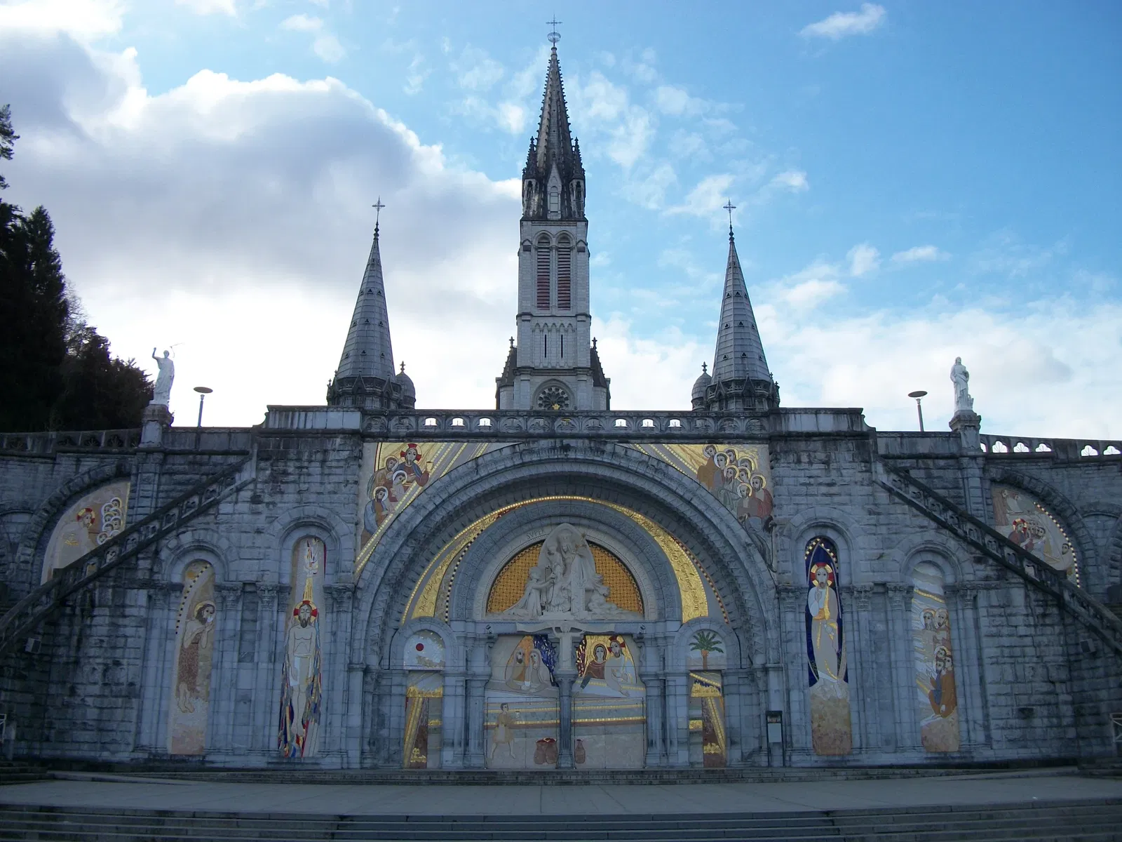 Lourdes: Discover the Spiritual Heartbeat of France