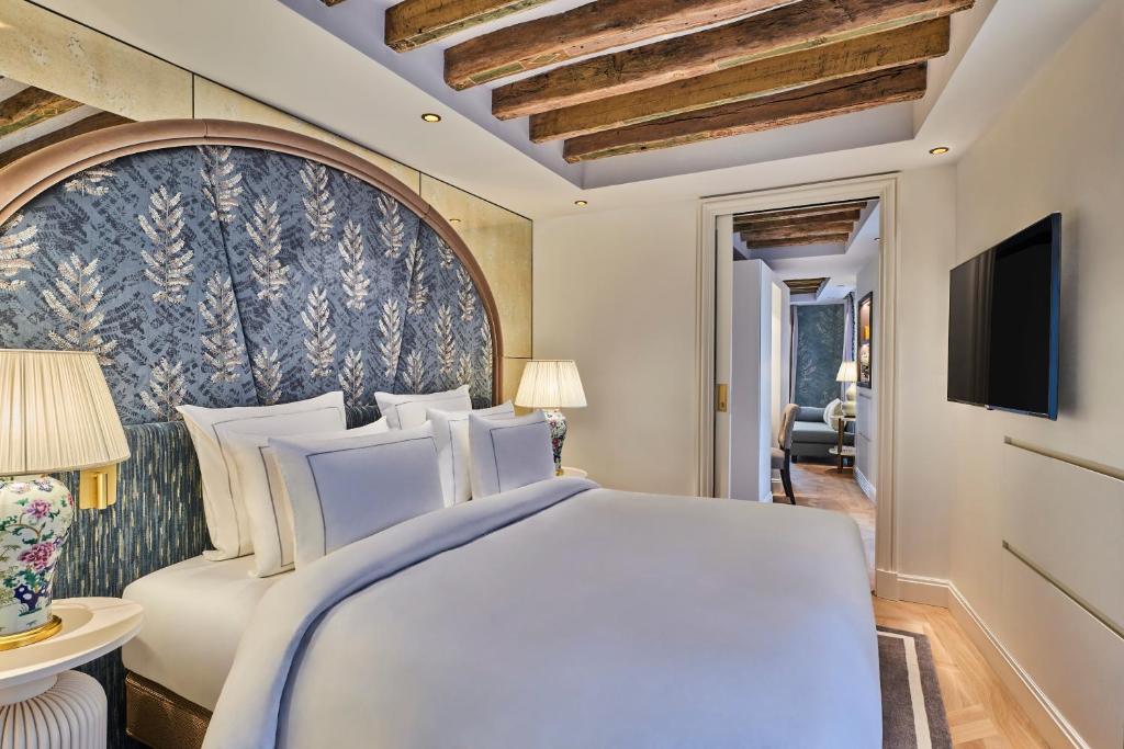 Maison Barrière Vendôme: Your Ultimate Parisian Luxury Escape