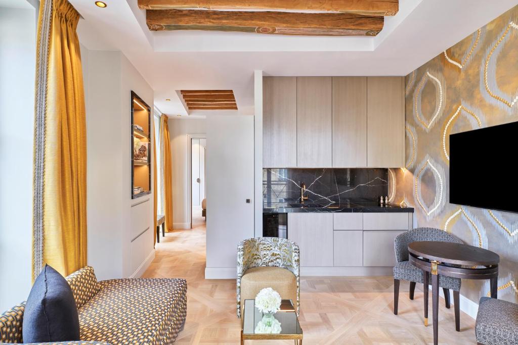 Maison Barrière Vendôme: Your Ultimate Parisian Luxury Escape