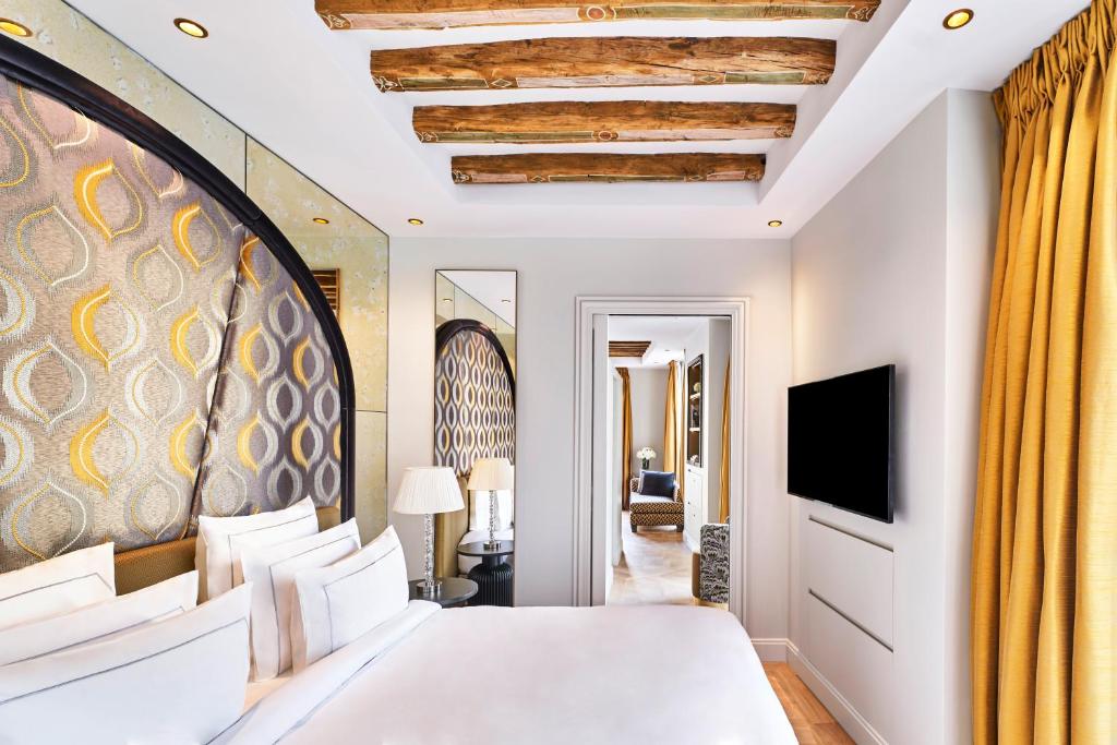 Maison Barrière Vendôme: Your Ultimate Parisian Luxury Escape