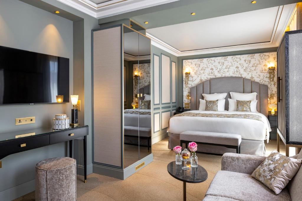 Manolita Paris: A Hidden Gem in the Heart of Paris That You Can&#8217;t Miss