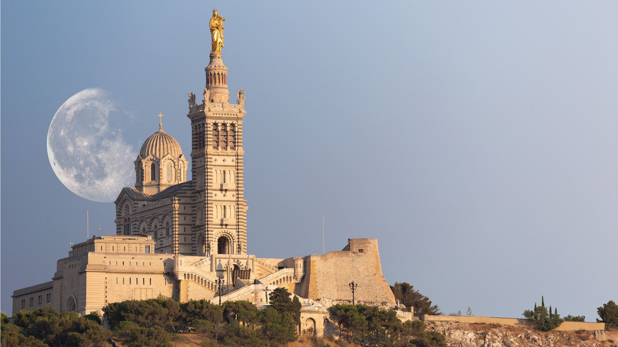 Notre-Dame de la Garde: The Majestic Landmark Overlooking Marseille