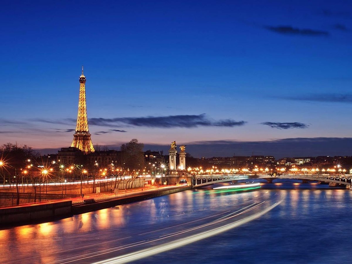 Sông Seine: Discovering the Heart of Paris from its Majestic River