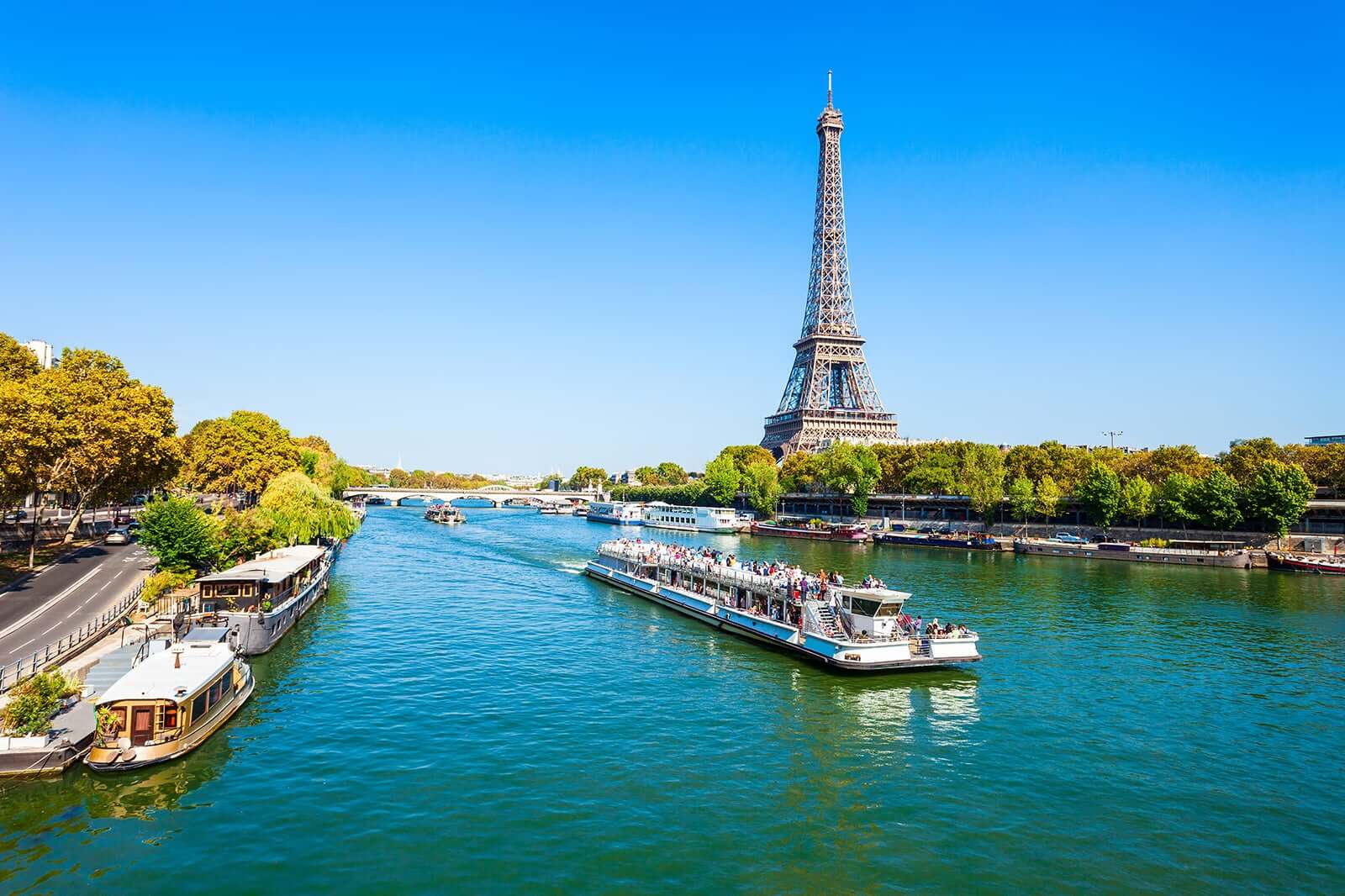 Sông Seine: Discovering the Heart of Paris from its Majestic River