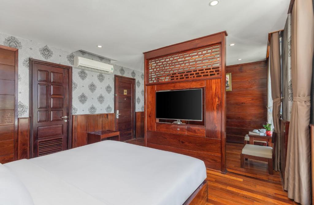 Ocean Star Hotel: Your Ultimate Stay at Danang’s Beachfront Oasis